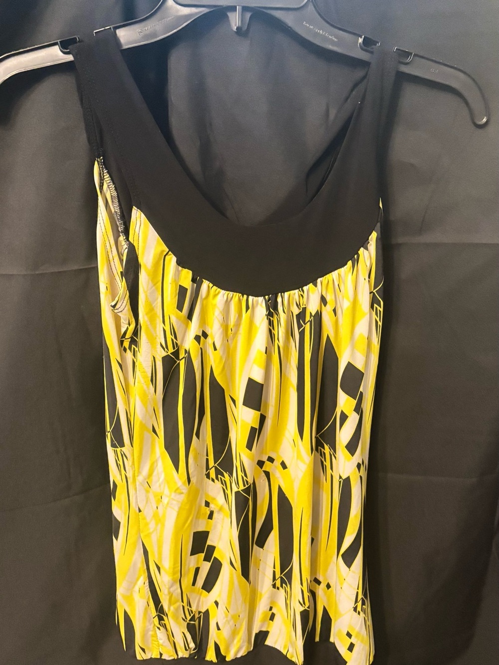 Sleeveless Yellow Geometric Print Blouse